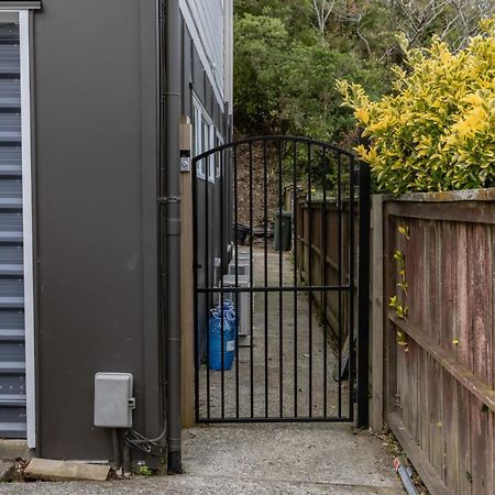 Back Garden Flat With Free On Street Parking And Fiber Wifi - 15 Mins To Ferry, Stadium, Cbd 惠灵顿 外观 照片