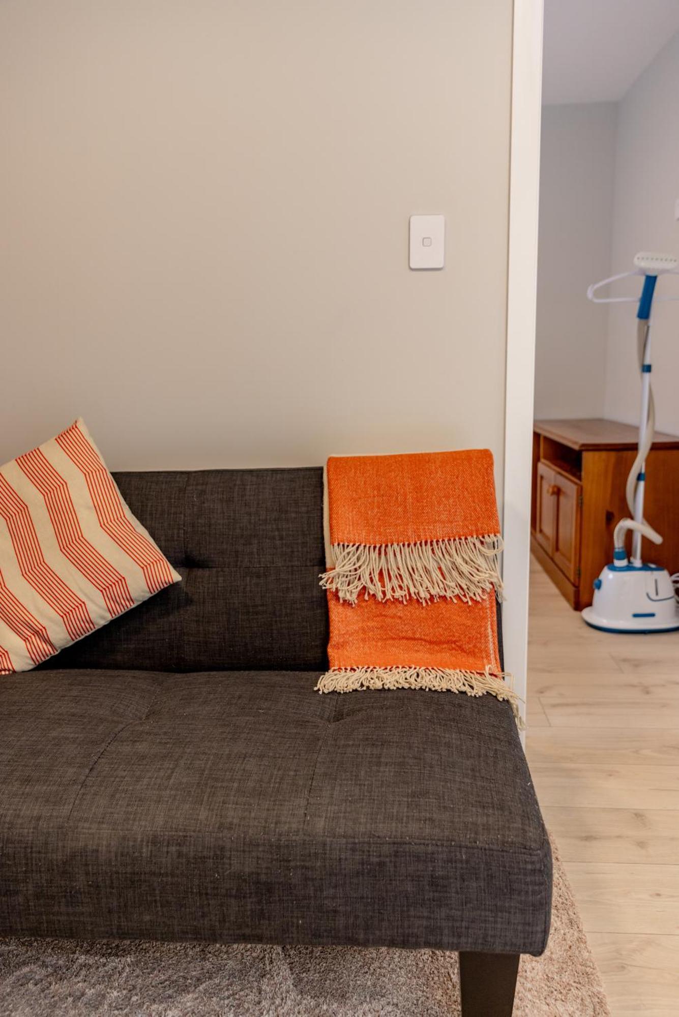 Back Garden Flat With Free On Street Parking And Fiber Wifi - 15 Mins To Ferry, Stadium, Cbd 惠灵顿 外观 照片