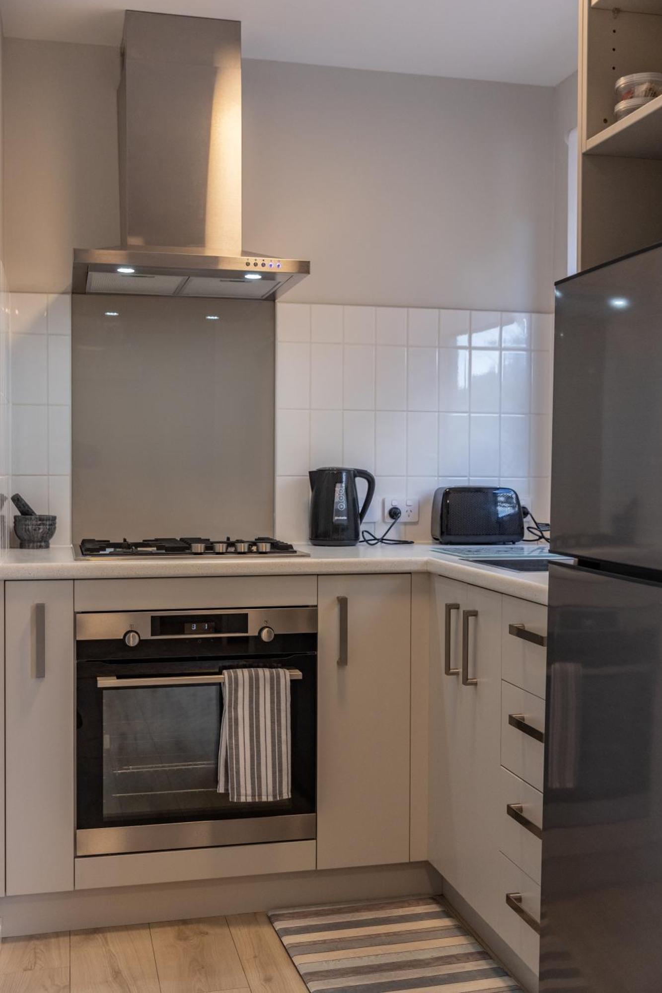 Back Garden Flat With Free On Street Parking And Fiber Wifi - 15 Mins To Ferry, Stadium, Cbd 惠灵顿 外观 照片